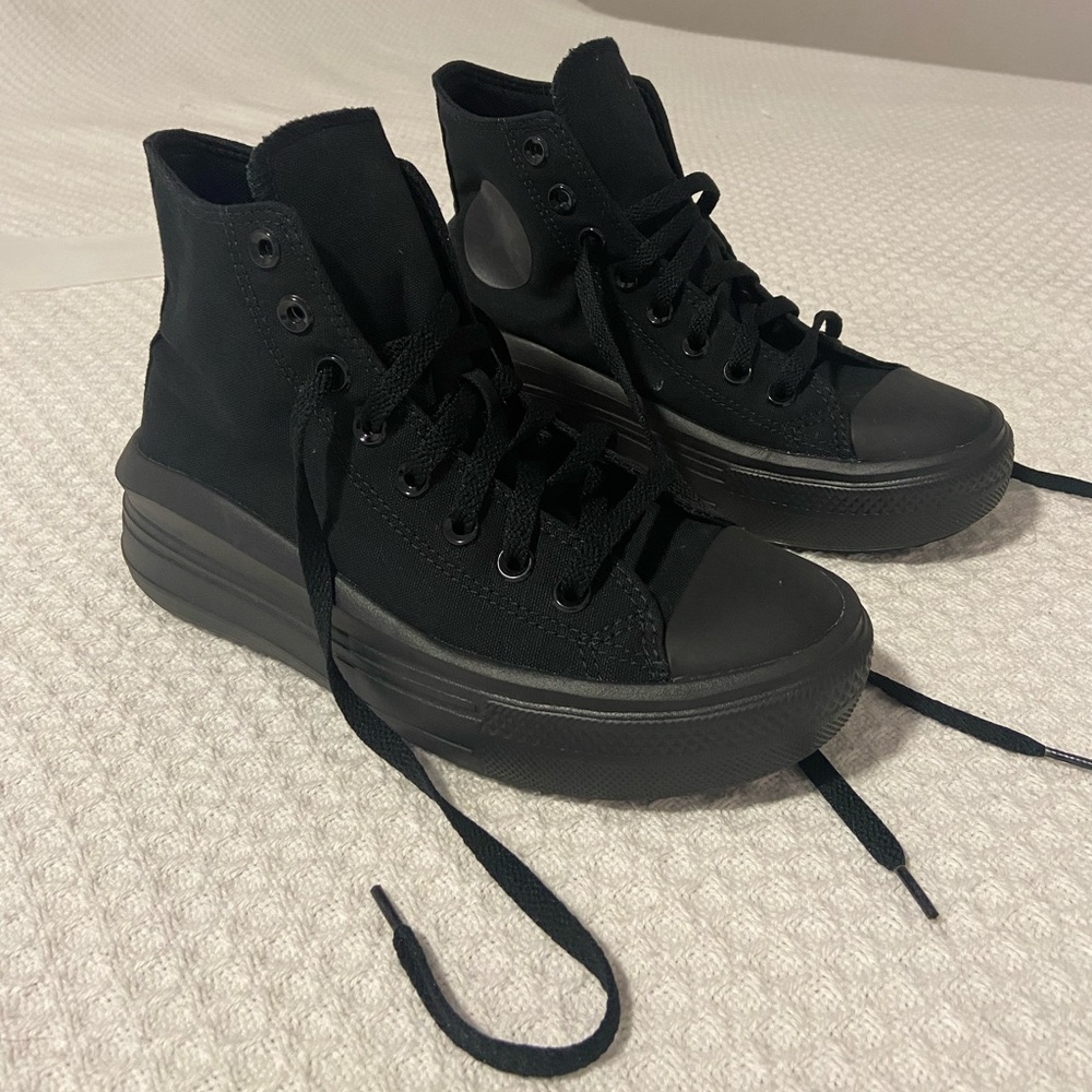Converse. Black. Platform. Size 7